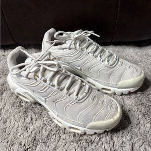 Nike Air Max Plus White Pure Platinum Sneakers DM2362-100 Womens Shoes Size 9